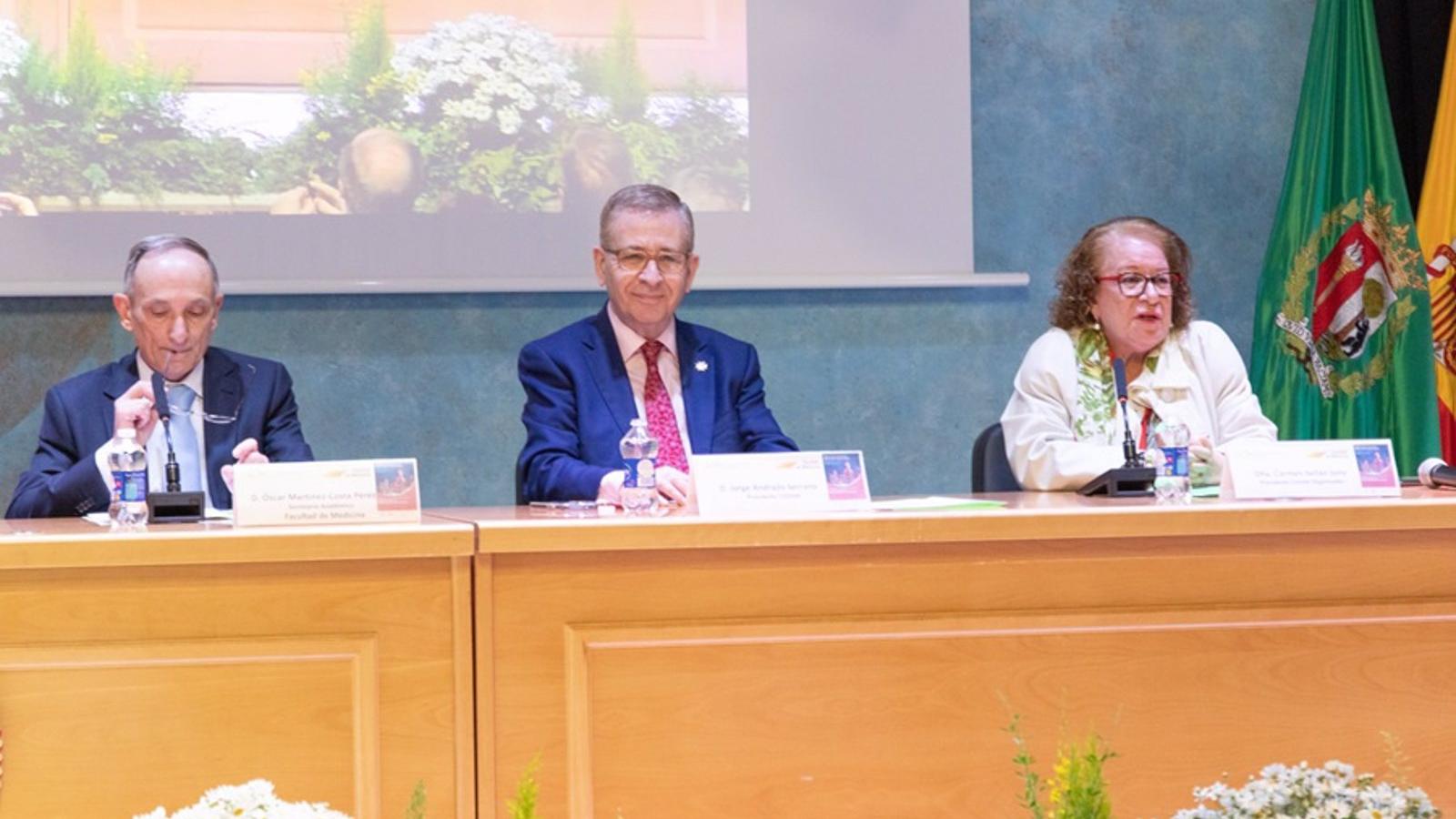 La Enfermería se reivindica como la ciencia de los cuidados y alerta del enfoque "biologicista" de la profesión