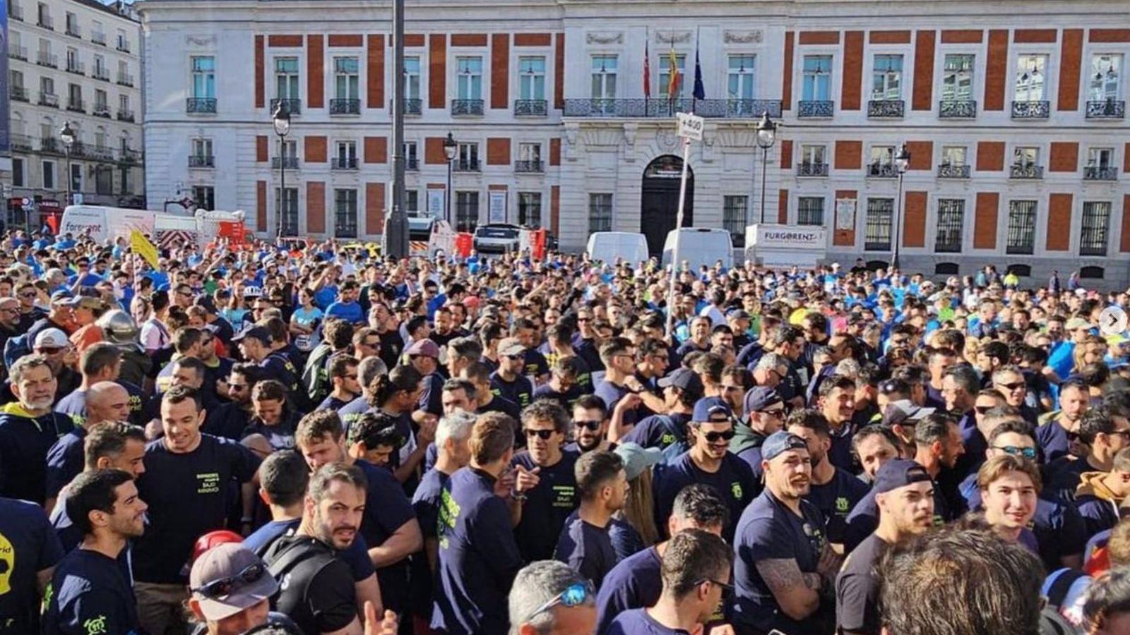 Los Bomberos de la capital protestan por los retrasos en las negociaciones