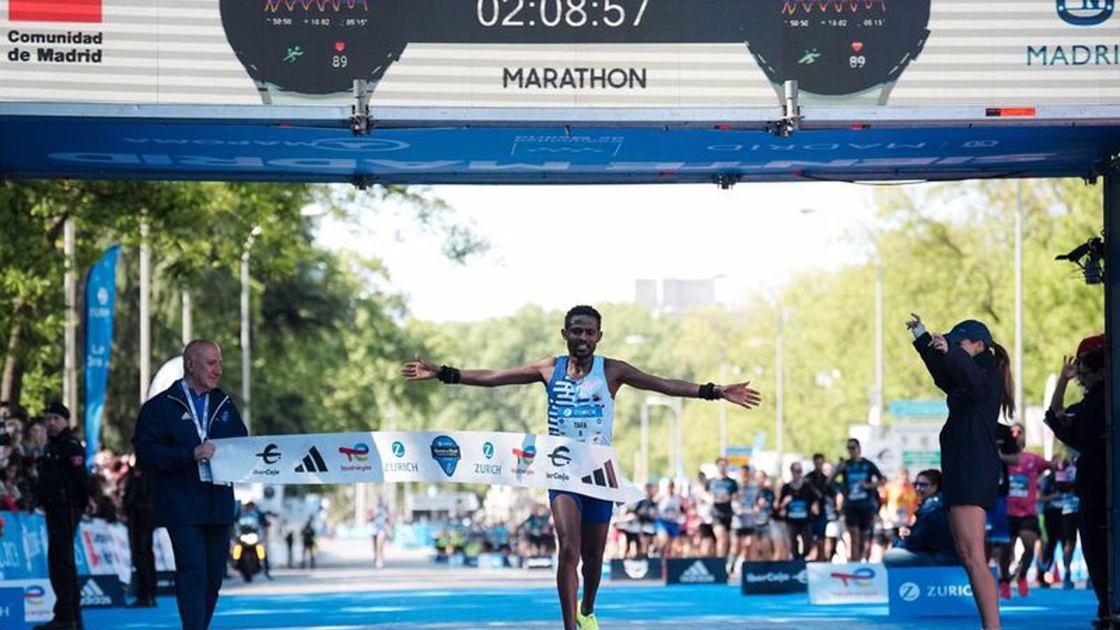 Triunfos internacionales y récord de participación en el maratón de Madrid