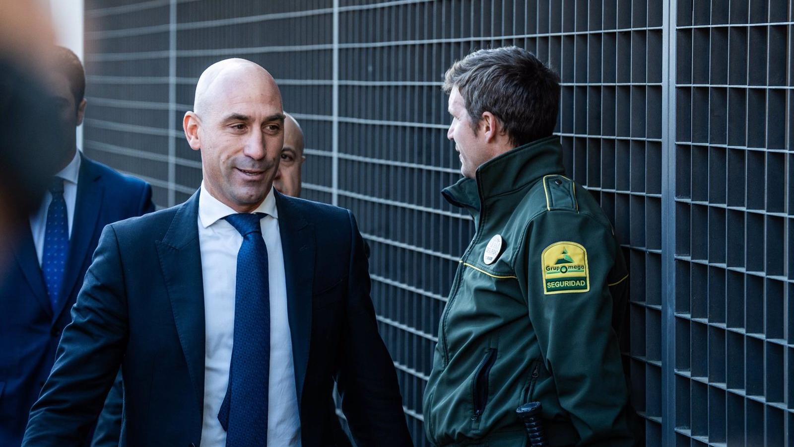 Rubiales deberá comparecer mensualmente ante el Juzgado