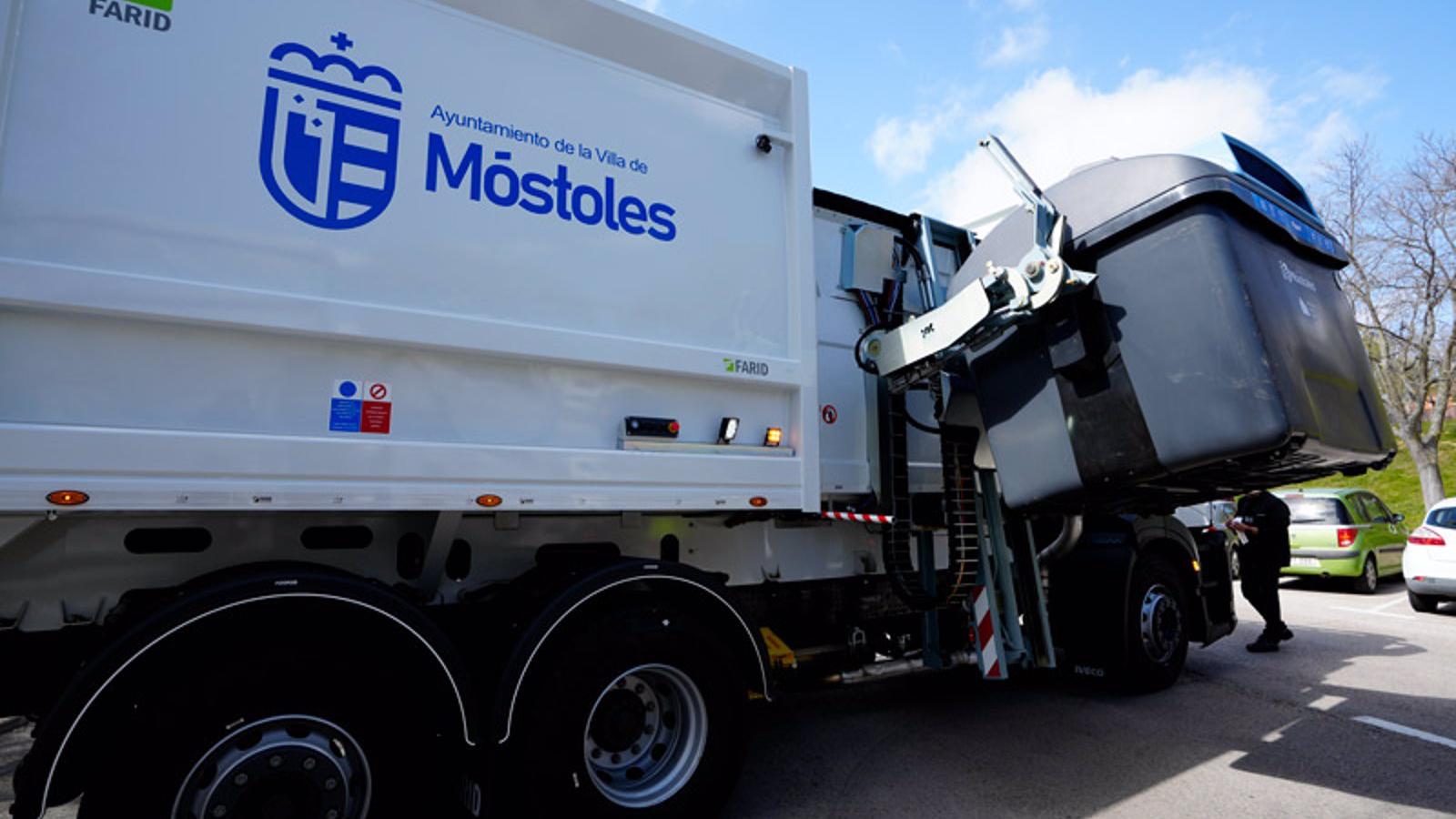 Móstoles recibe la Escoba Platino por su limpieza urbana