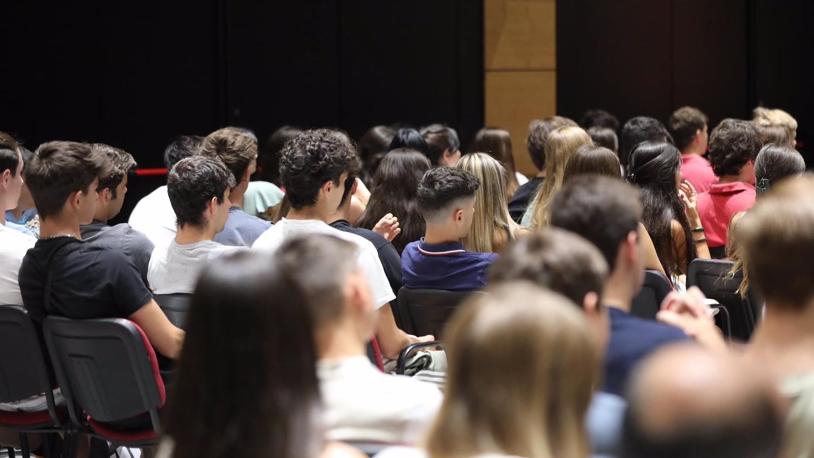 Más de 10.000 alumnos de la región en las finales de las competiciones STEM y Lingüística