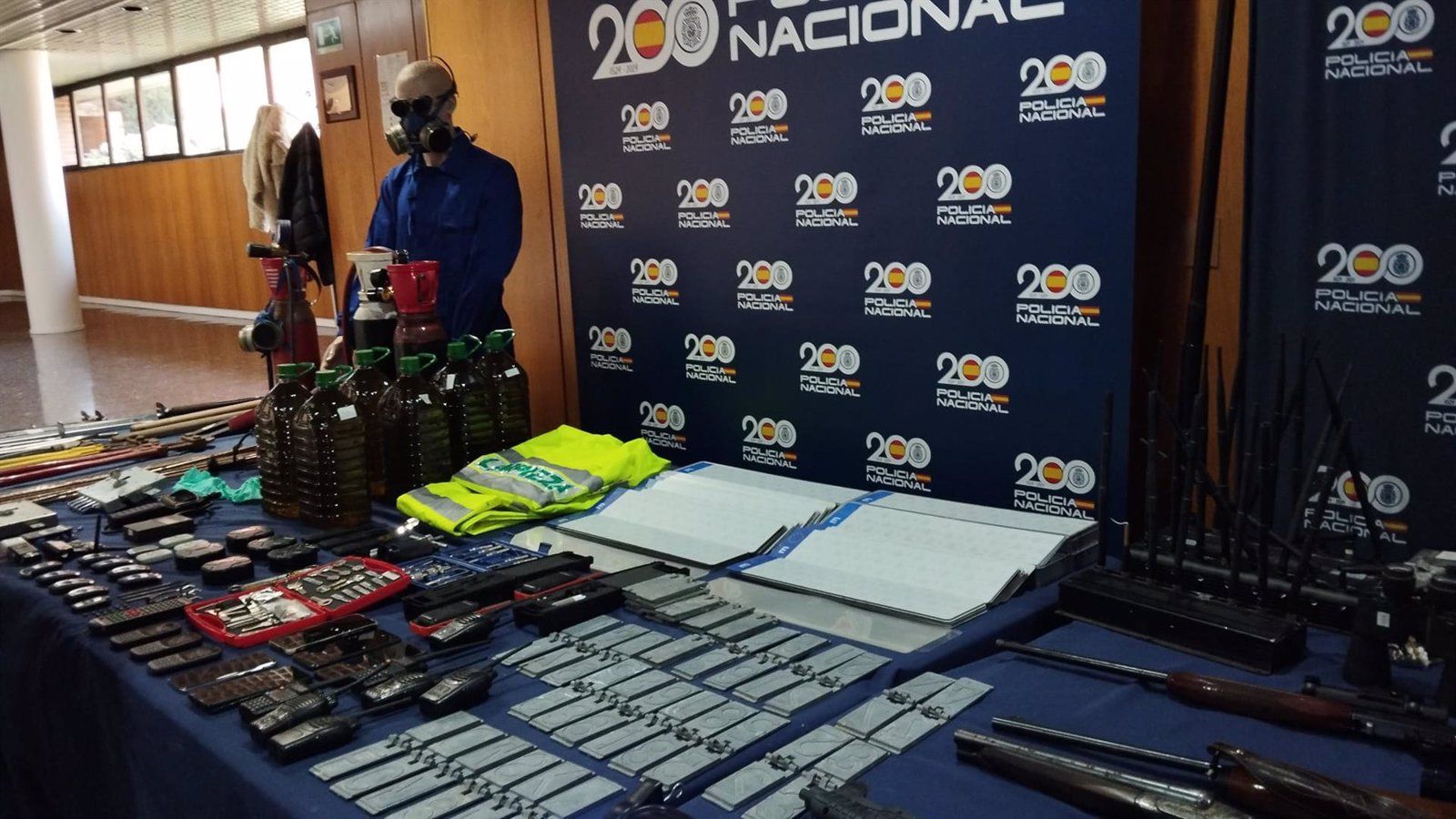 Desarticulado un grupo criminal especializado en el robo de vehículos y la falsificación de matrículas