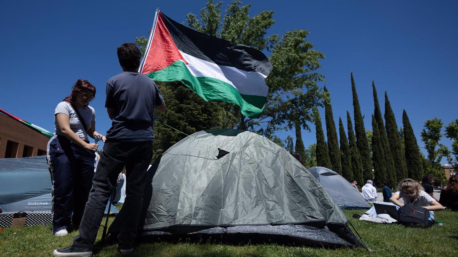 Estudiantes en Madrid acampan en la Complutense en apoyo a Palestina