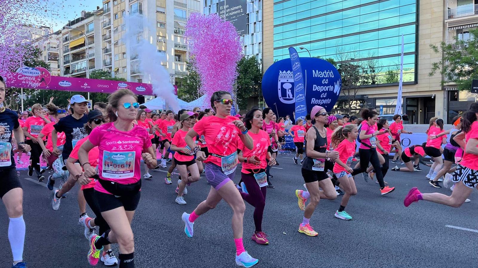 Madrid se tiñe de rosa en la Carrera de la Mujer