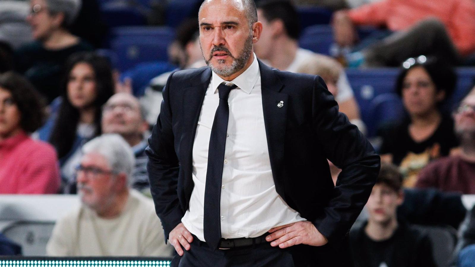 El técnico español Chus Mateo, 'entrenador del año' de la Euroliga