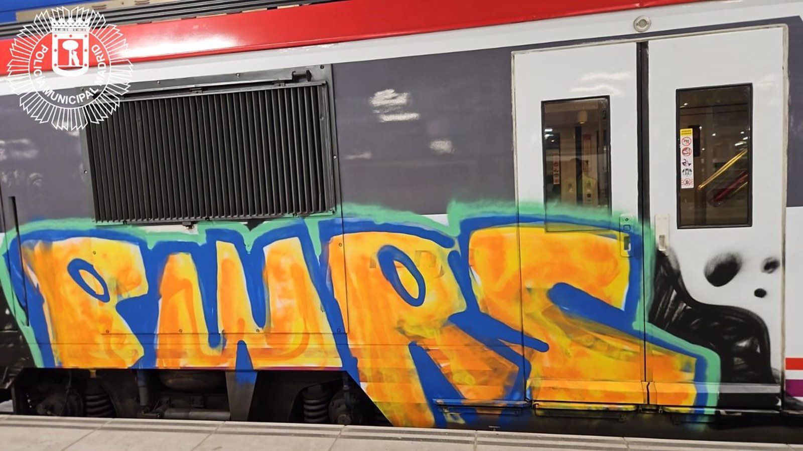 Arrestados dos jóvenes por vandalizar un tren de Cercanías en Madrid
