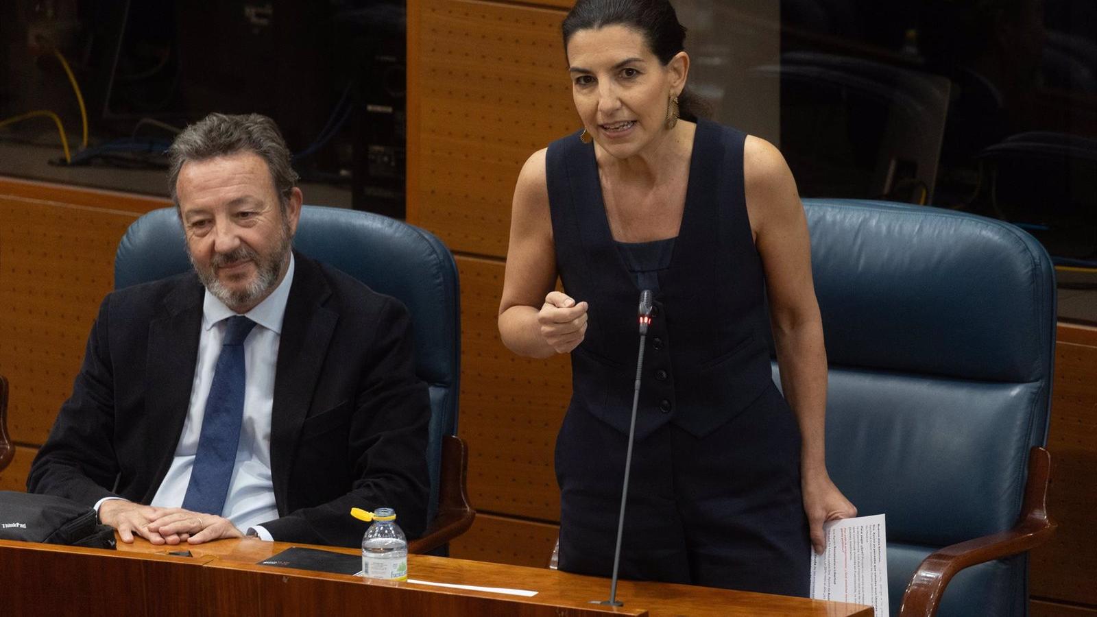 Vox solicita la reprobación del diputado de Más Madrid Pablo Padilla por su violento gesto en la Asamblea