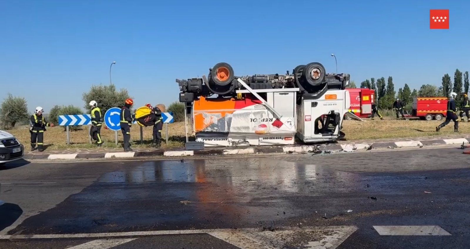 Vuelca un camión cisterna en Titulcia y derrama 500 litros de gasoil