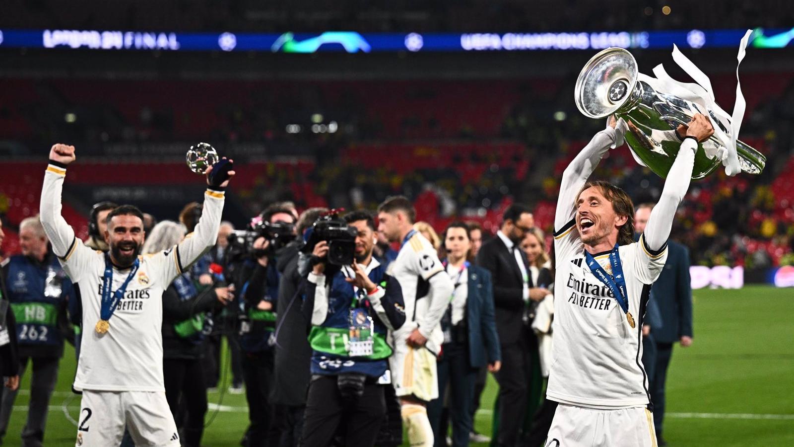 El Real Madrid celebra su decimoquinta Copa de Europa en el Santiago Bernabéu