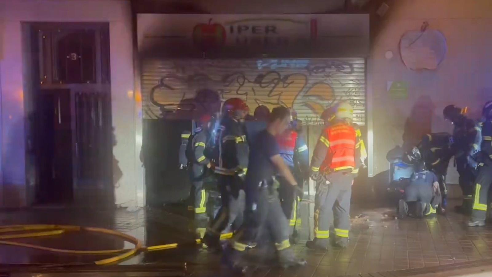 Extinguido un incendio en un supermercado de Carabanchel sin heridos