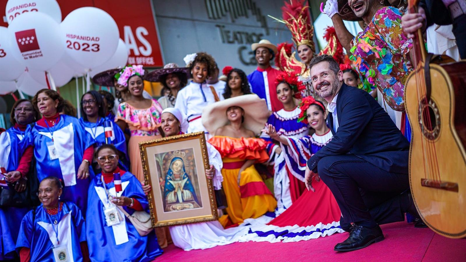  La Comunidad de Madrid licita la fabricación de carrozas para la Semana de la Hispanidad