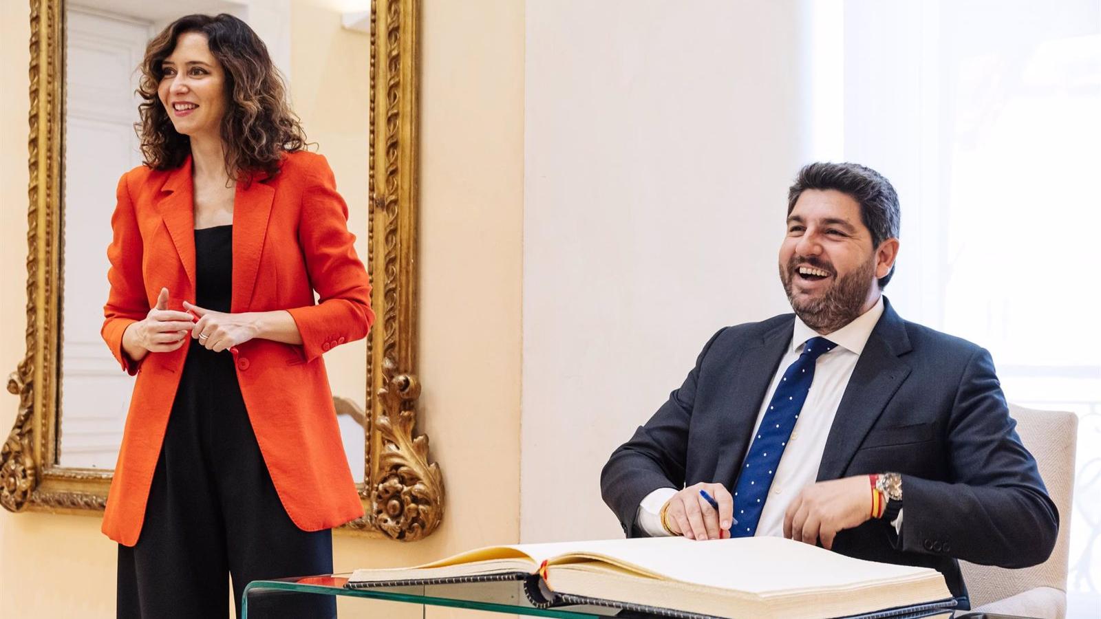 Ayuso recibe al presidente de Murcia en un encuentro institucional