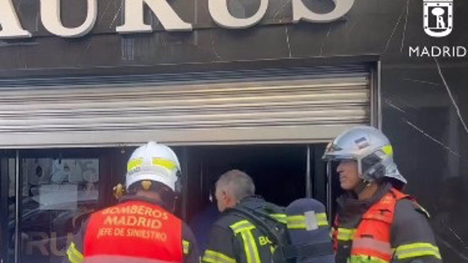 Un incendio en una discoteca de Usera provoca el desalojo de varias viviendas