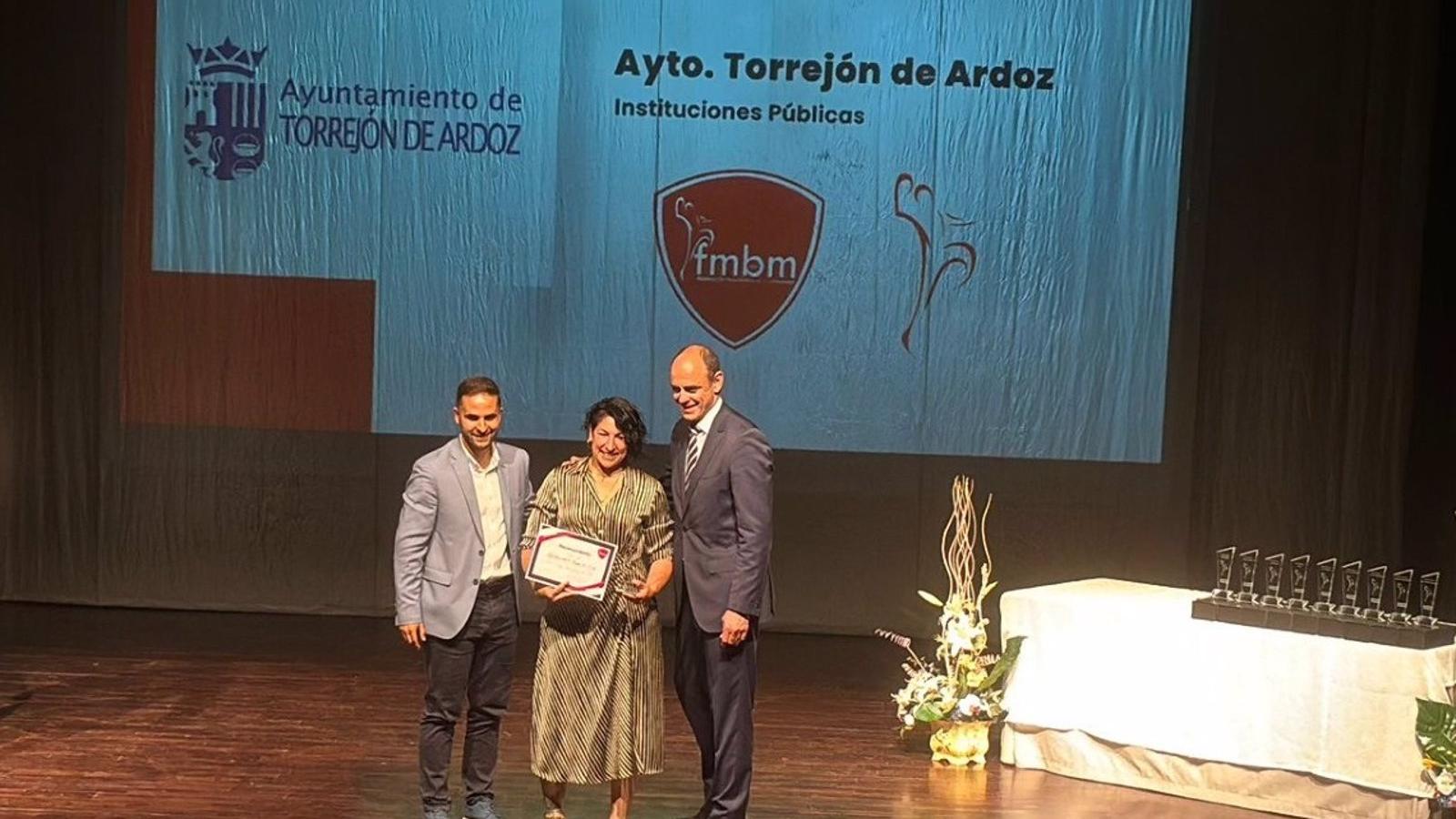 Torrejón de Ardoz recibe un premio de la Federación Madrileña de Balonmano