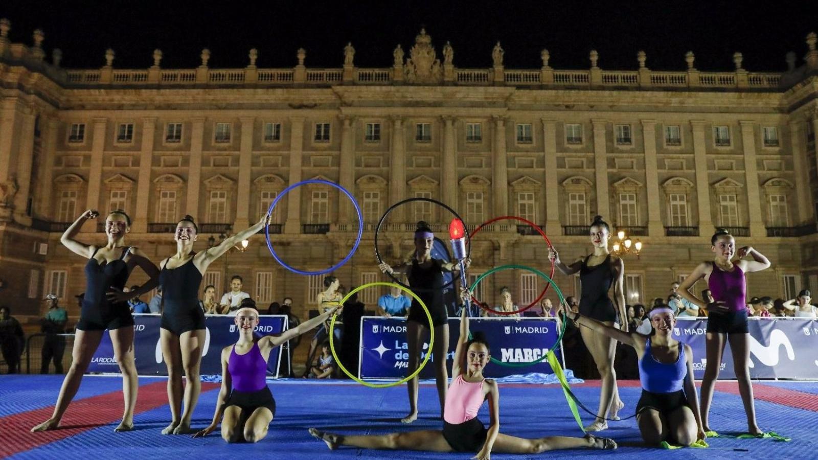 Miles de personas celebran La Noche del Deporte en Madrid