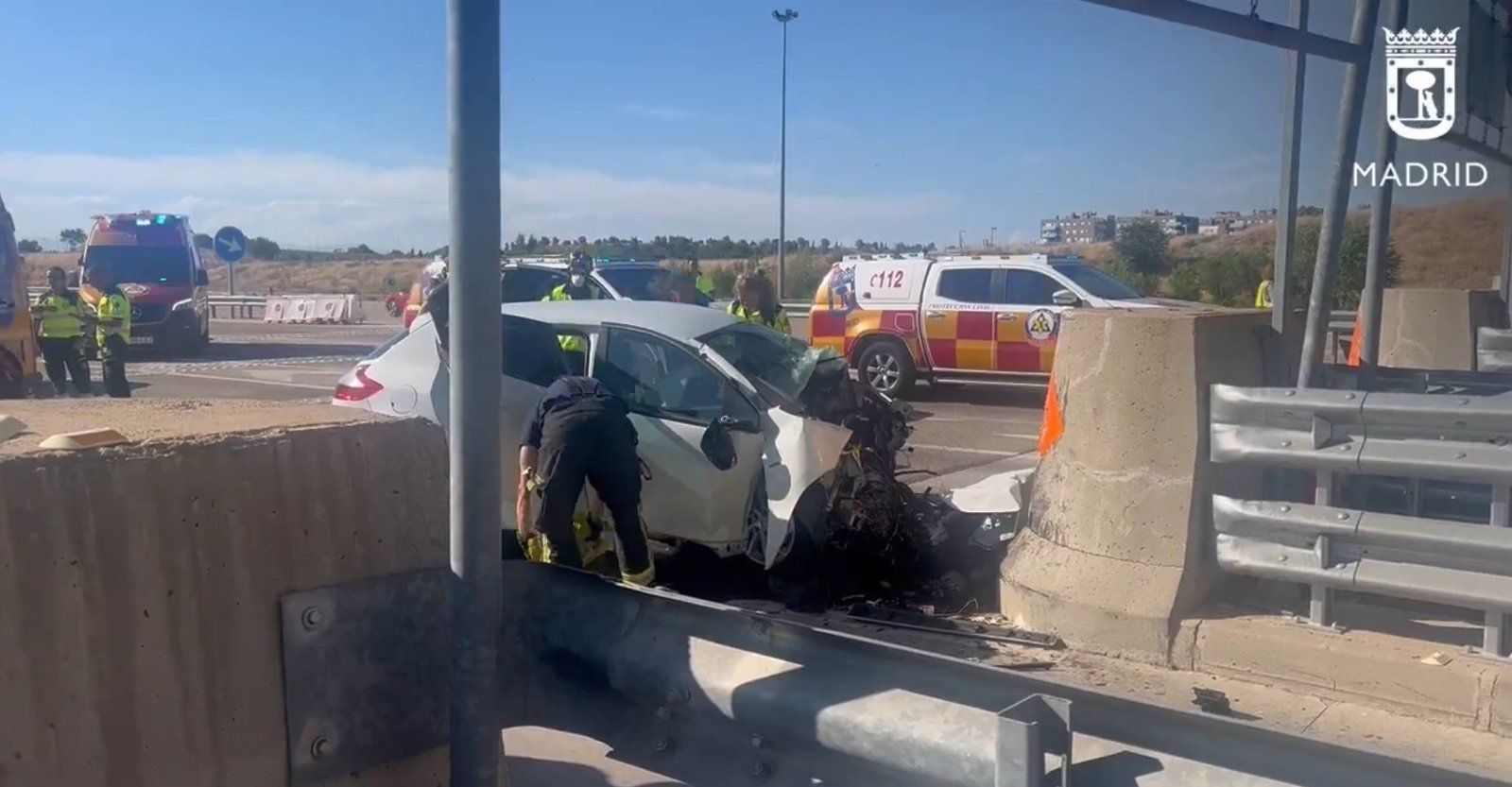 Muere tras impactar con su vehículo contra un peaje de la R3