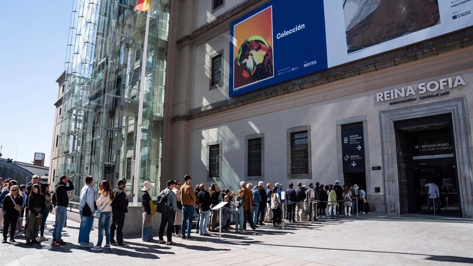El Museo Reina Sofía recibe una donación de 6.000 euros del Colegio de Registradores de España