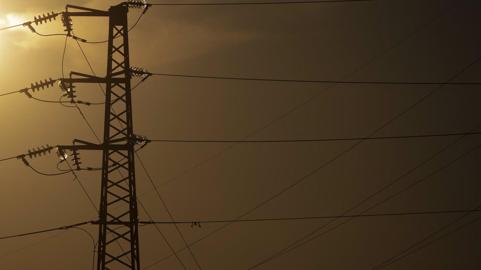 El precio del mercado mayorista eléctrico vuelve a superar los 100 euros por MWh