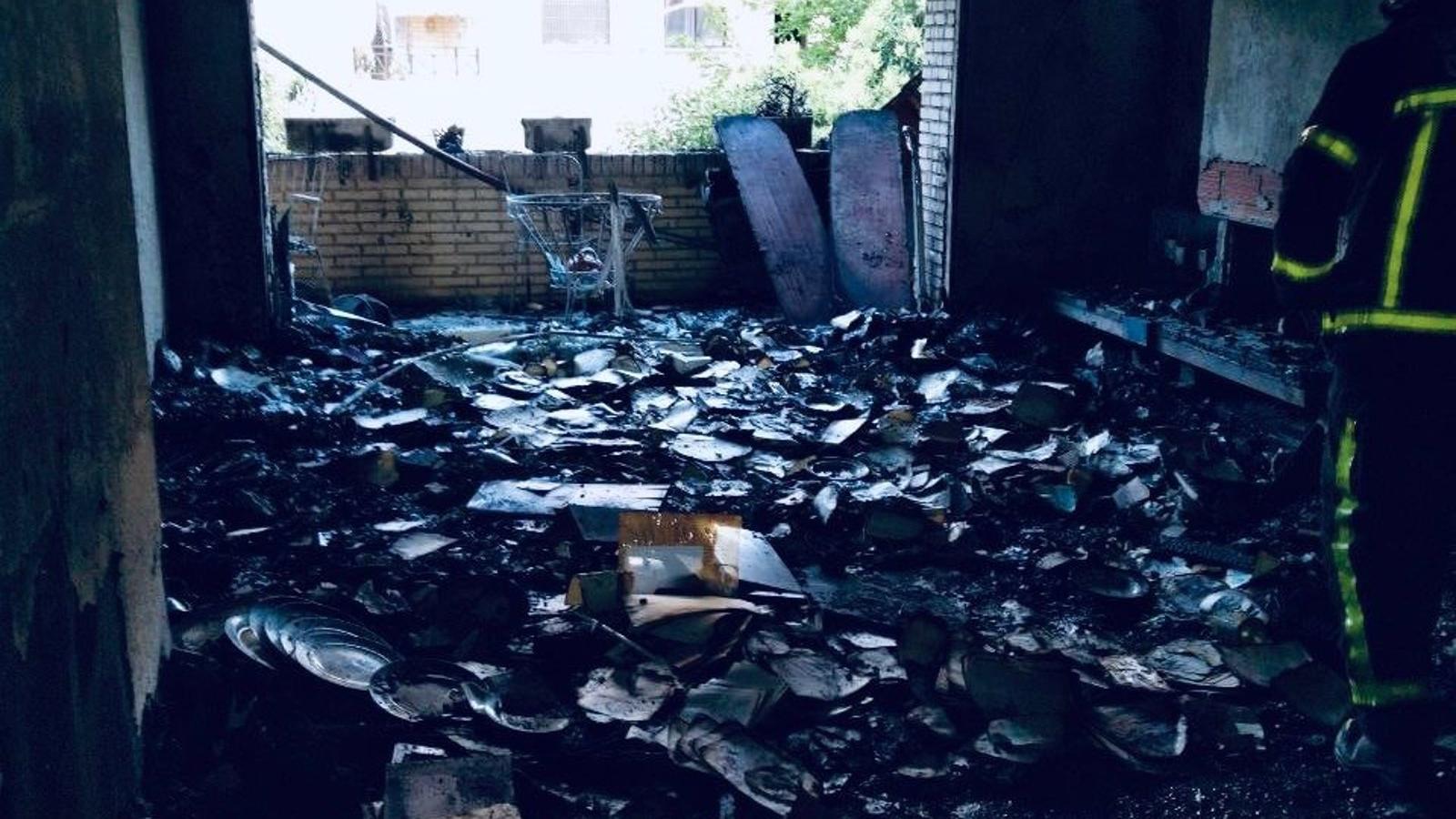 Diez intoxicados leves en el incendio de una vivienda en Majadahonda