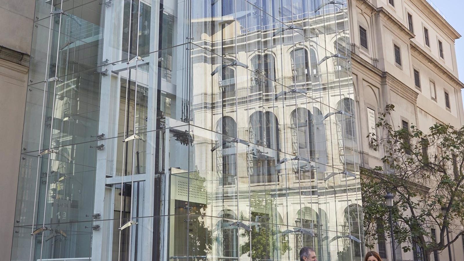 El Reina Sofía recibe una donación de Juana de Aizpuru y nombra a Carlos Urroz como director de Gabinete Institucional