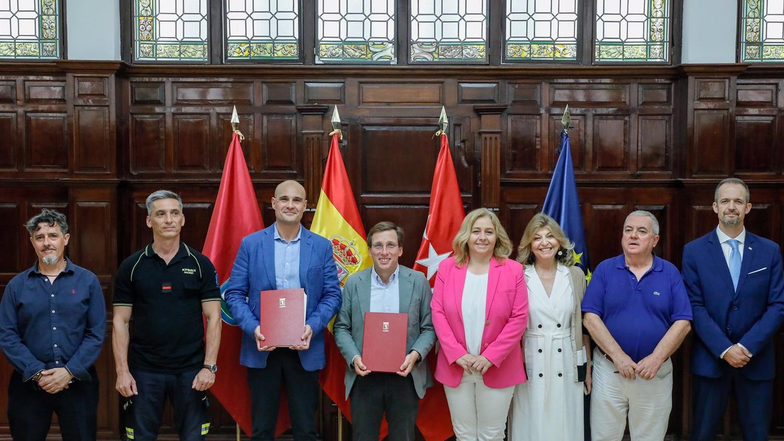 Nuevos convenios y mejoras para el Cuerpo de Bomberos de Madrid