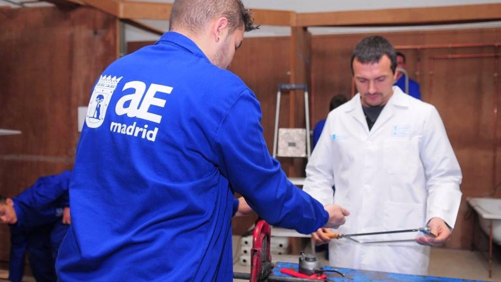 Nueva línea de ayudas a la inserción laboral para personas mayores de 45 años en la capital