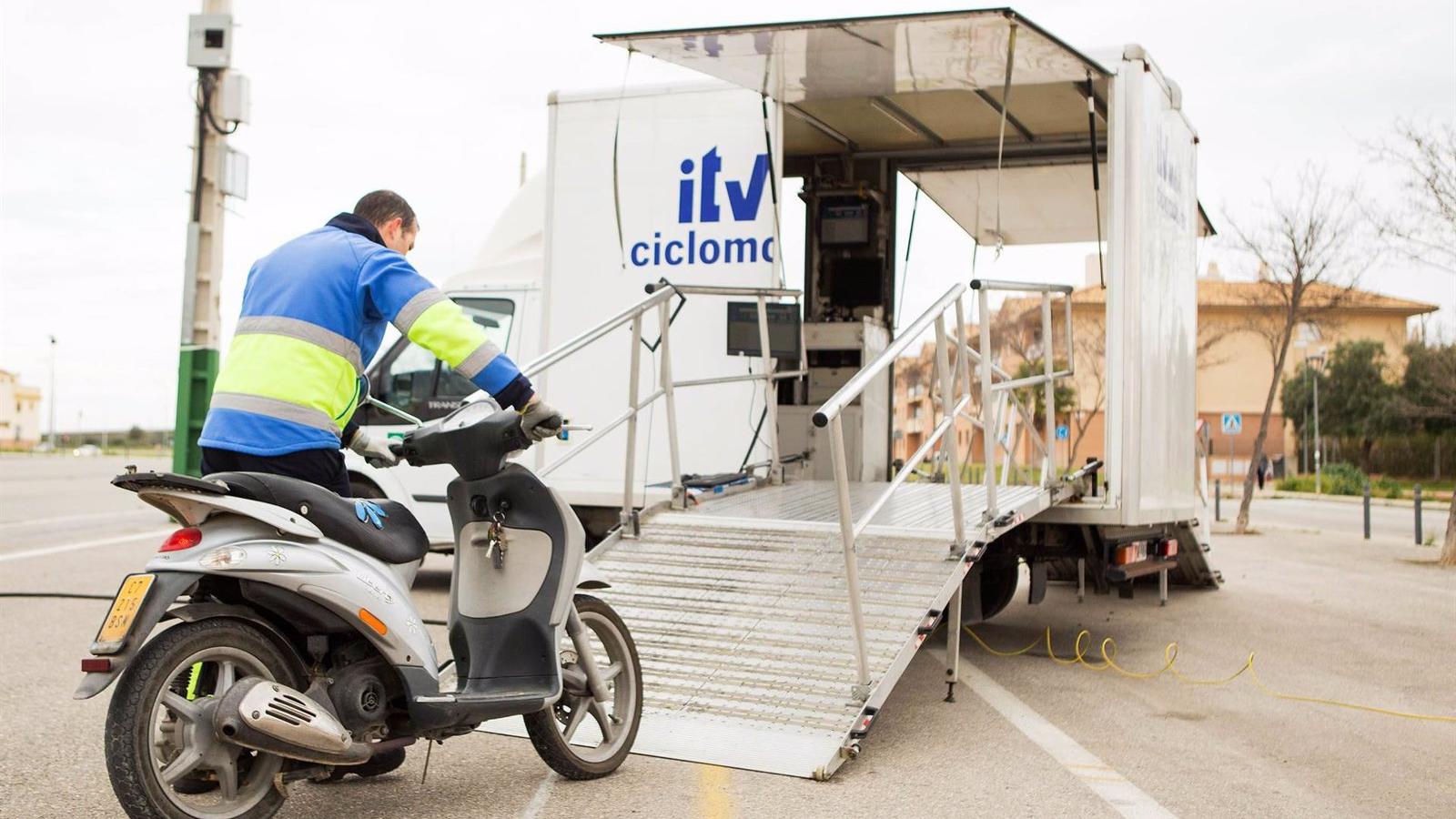 La mayoría de motocicletas y ciclomotores pasan la ITV a la primera en Madrid 