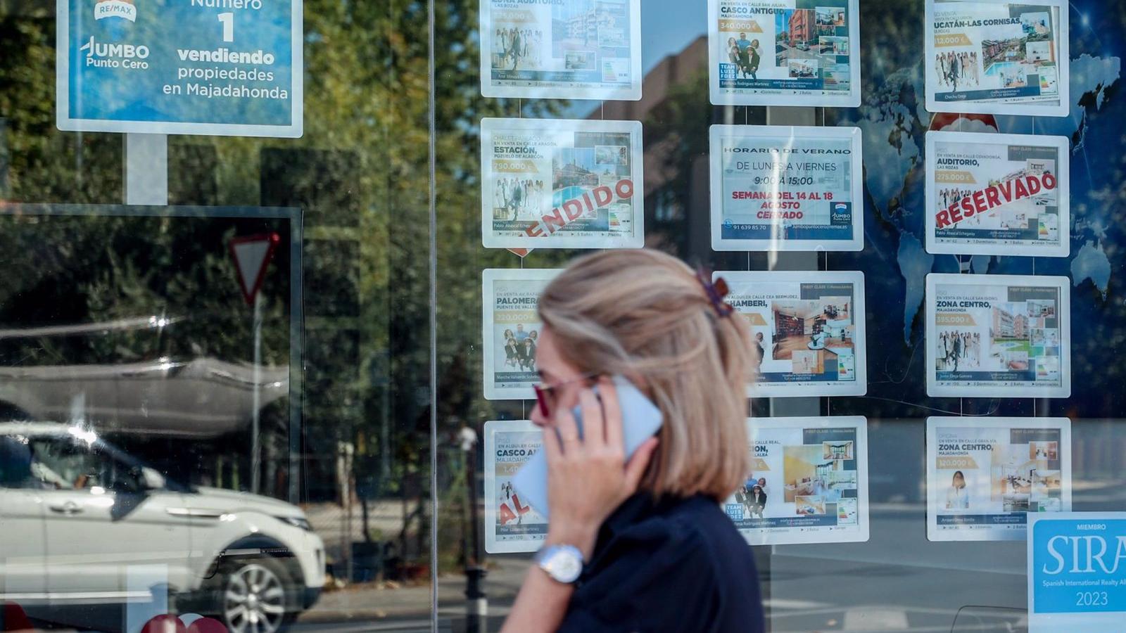 La compraventa de viviendas en Madrid modera su caída en junio
