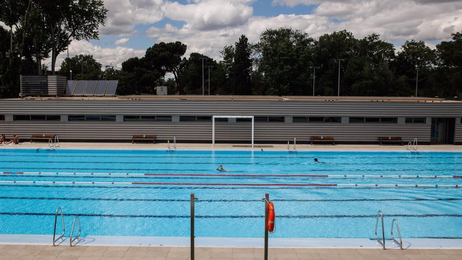 Desconvocada la huelga de los trabajadores de las piscinas municipales en Madrid