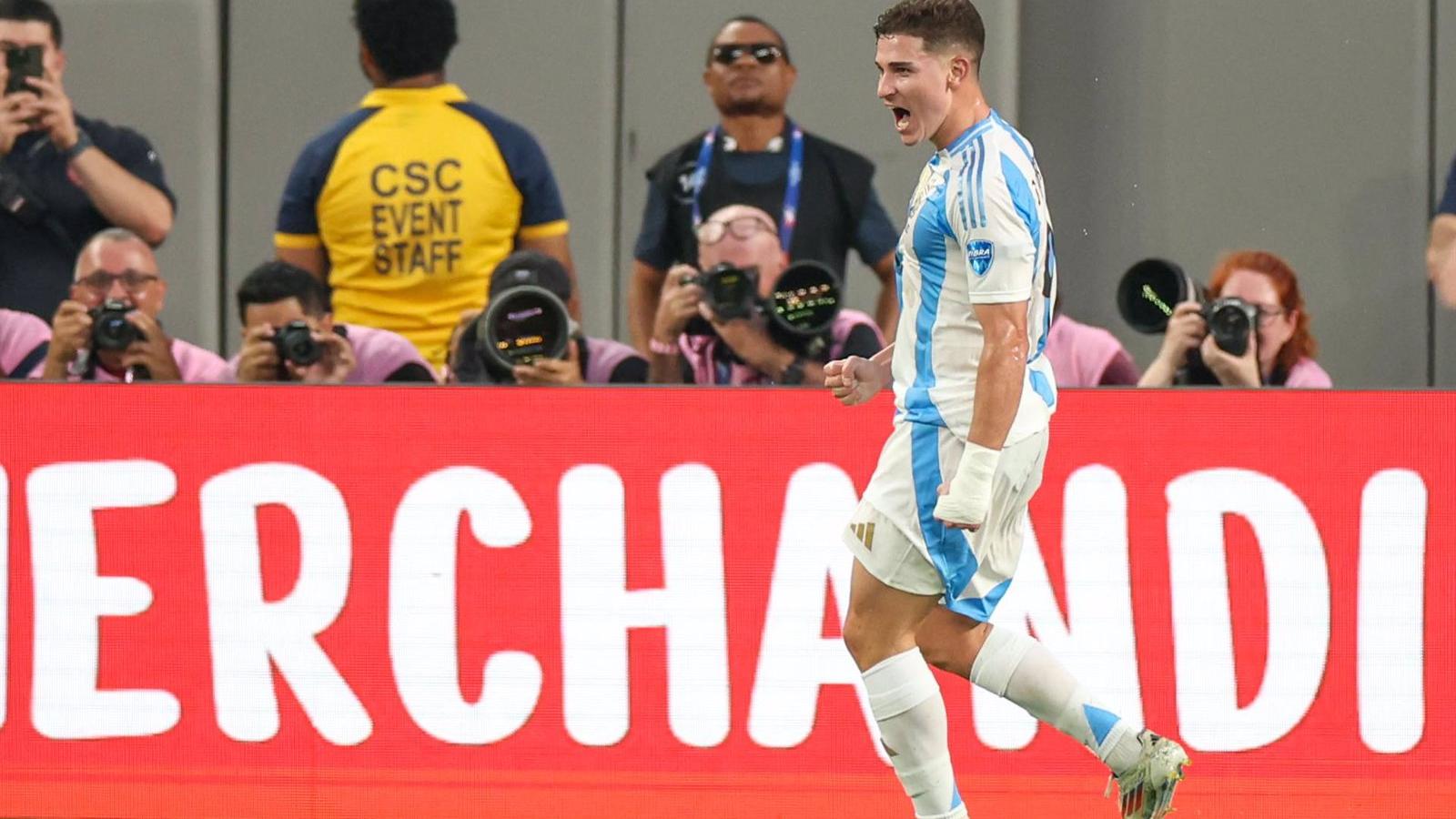 Julián Álvarez se une al Atlético de Madrid hasta 2030