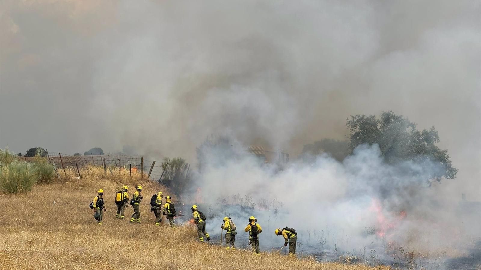 Investigan una colilla lanzada desde un coche como posible causa del incendio en Tres Cantos