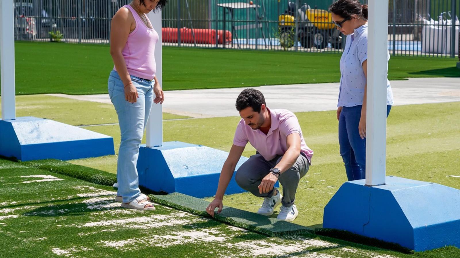 Torrejón de Ardoz renueva el césped artificial de los campos de fútbol 7