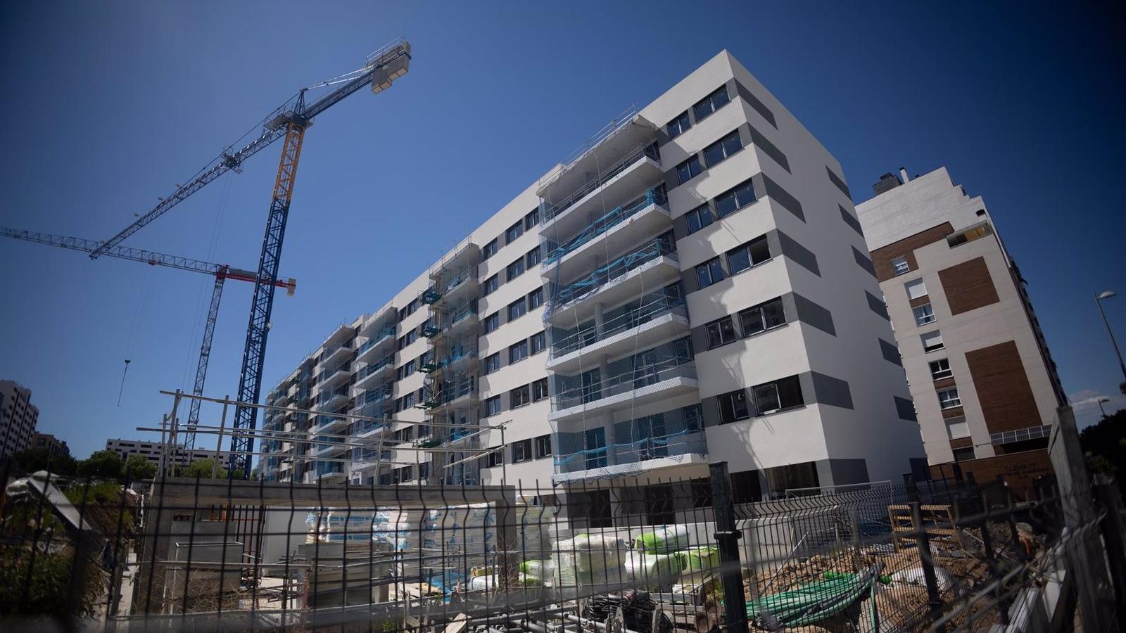 La compraventa de viviendas en Madrid sube un 21,5% en julio y los préstamos hipotecarios crecen un 30,2%