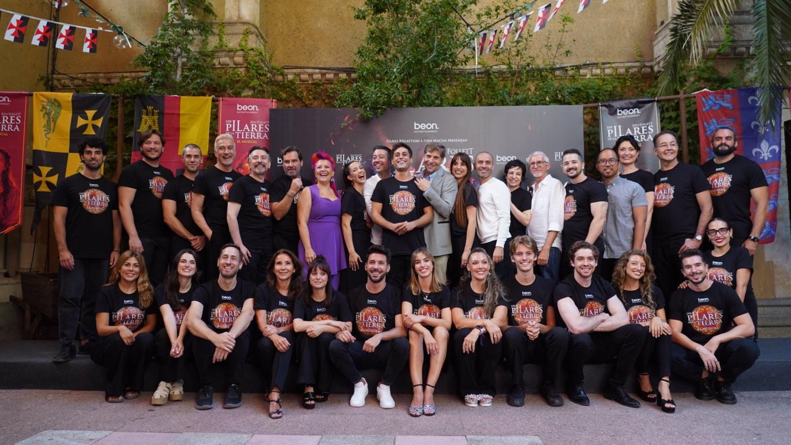 'Los pilares de la tierra, el musical' llega con un elenco estelar y producción artesanal al Teatro Gran Vía