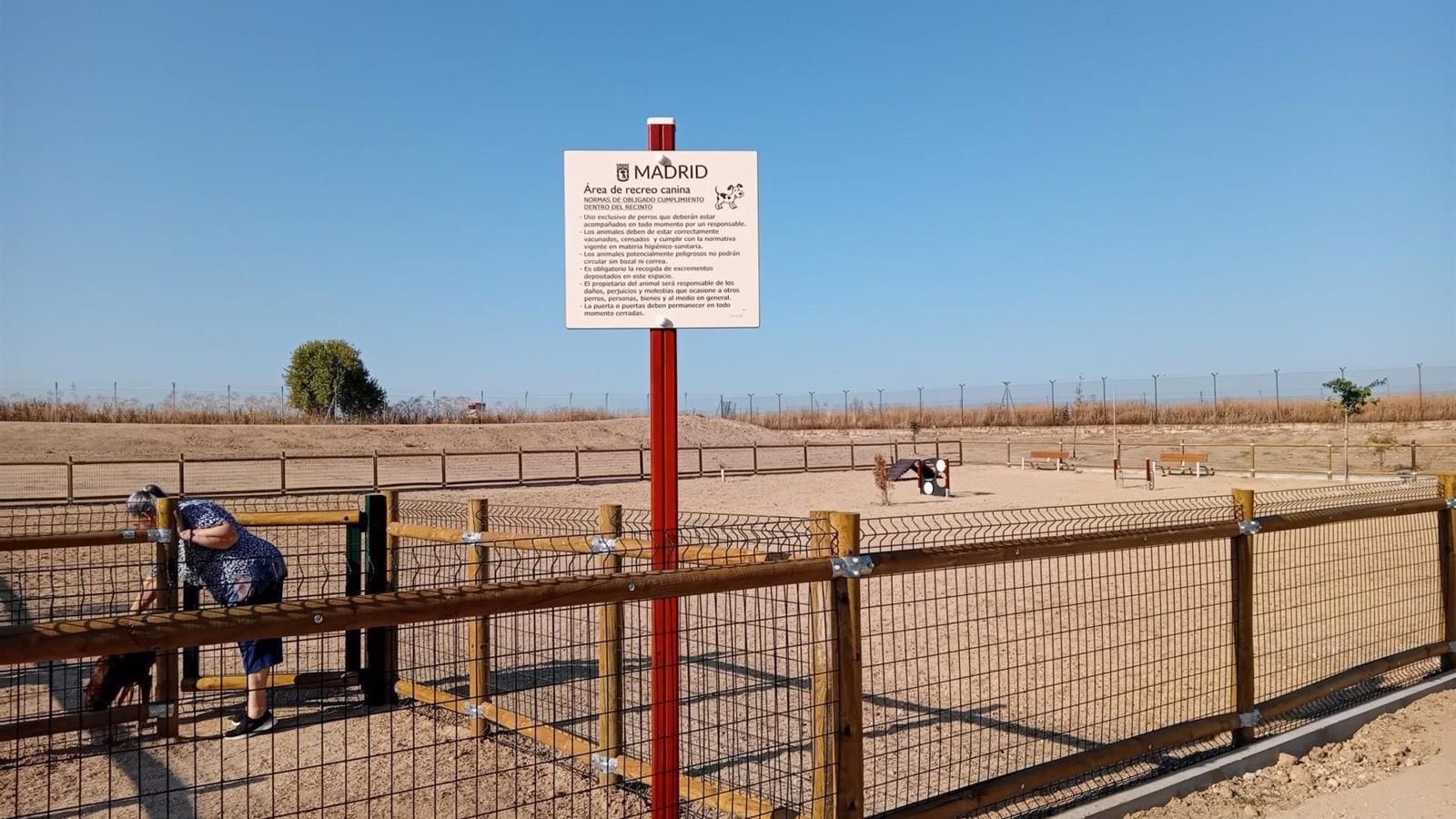 Inaugurada una nueva zona canina en Cuatro Vientos