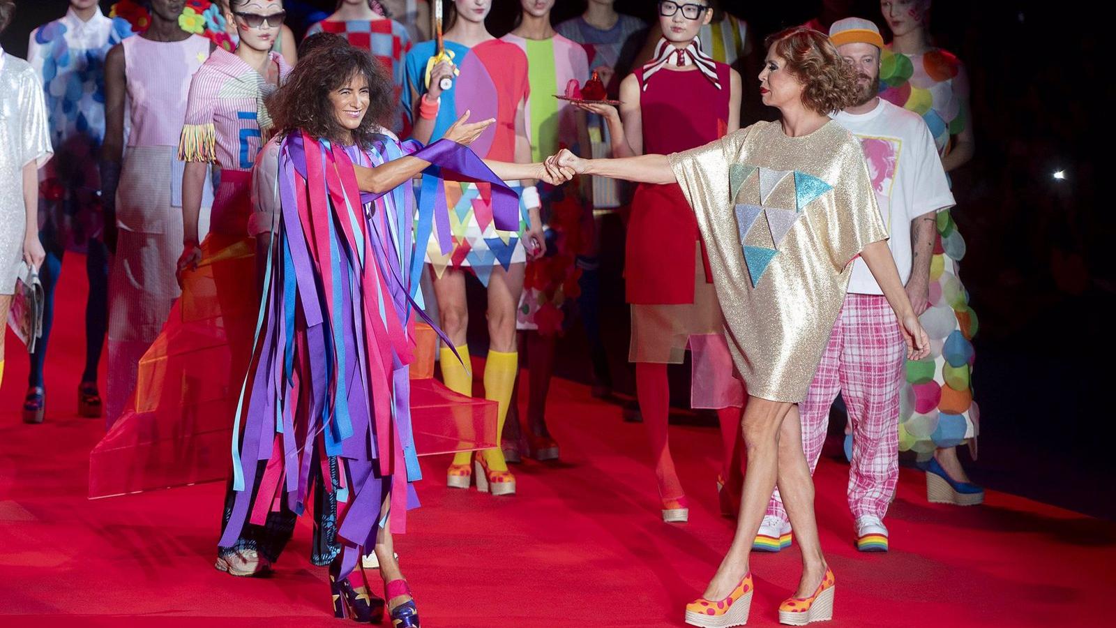 Ágatha Ruiz de la Prada inaugura la 80 edición de la MBFWMadrid con una colección vibrante