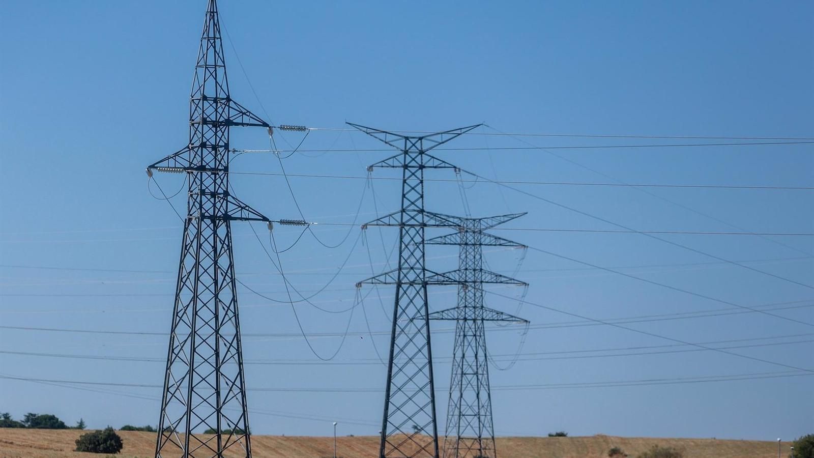 El precio de la electricidad baja un 16,5% en septiembre por el aumento de la generación eólica