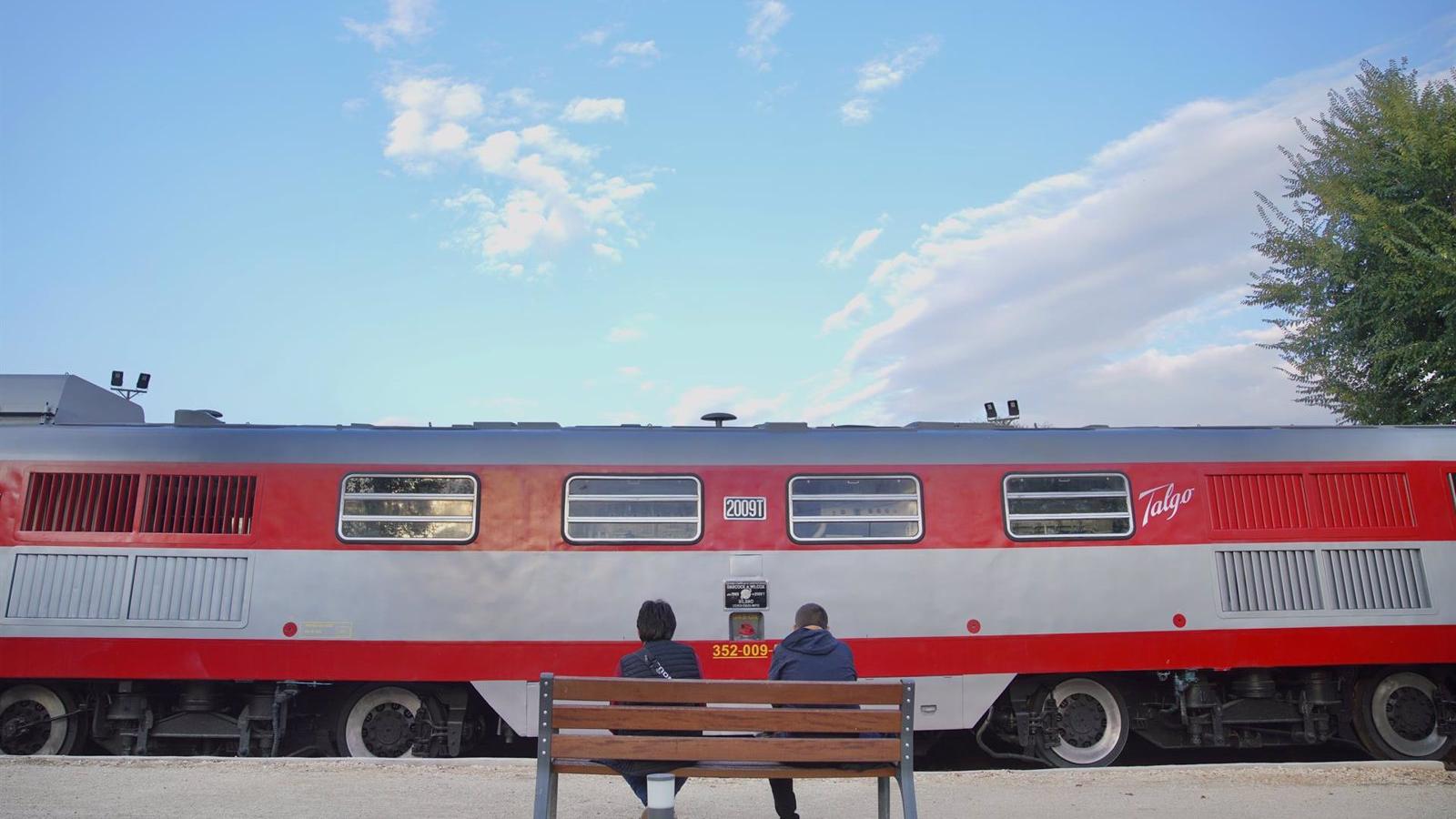 Las Rozas amplía el Museo Ferroviario Pablo Rubio con dos nuevas piezas restauradas