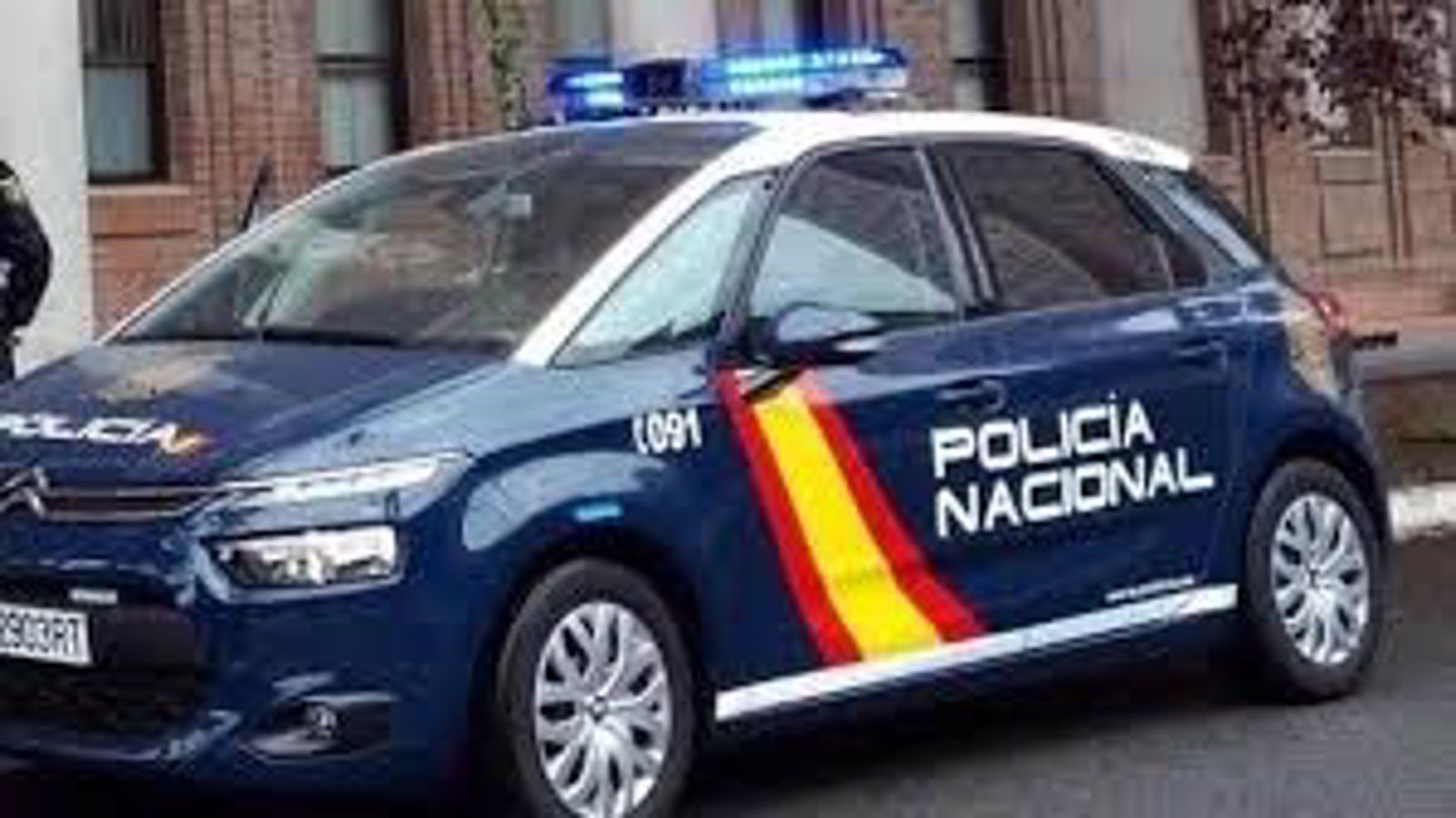 Una mujer paraguaya intenta lanzarse al vacío tras ser agredida por su pareja de origen dominicano en Usera