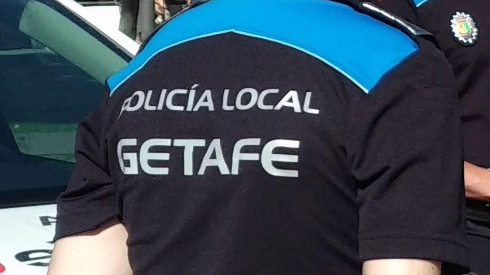 Agentes locales de Getafe salvan la vida de un bebé que se estaba asfixiando