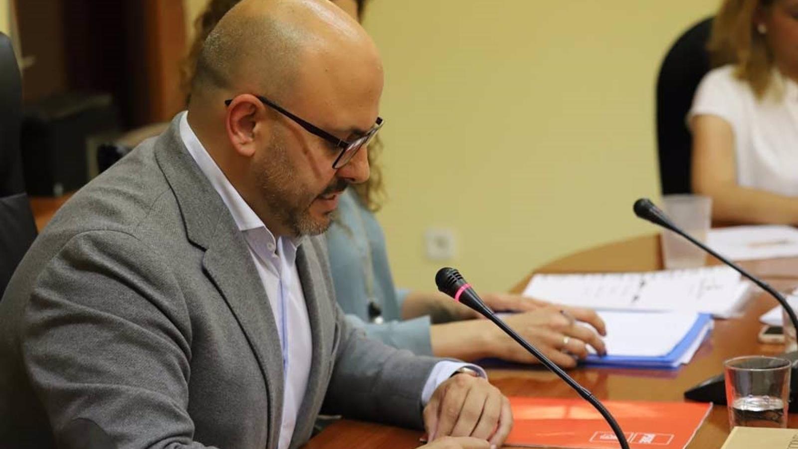 José Luis Labrador dimite como alcalde de Manzanares El Real por motivos de salud