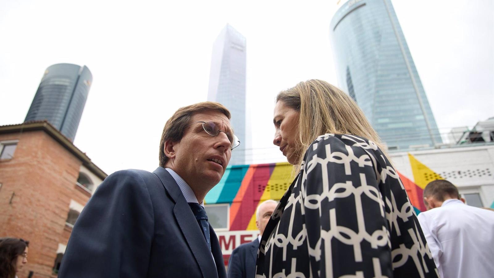 Almeida: "La gratuidad de la R-5 no solo beneficia a Madrid, sino a toda la región"