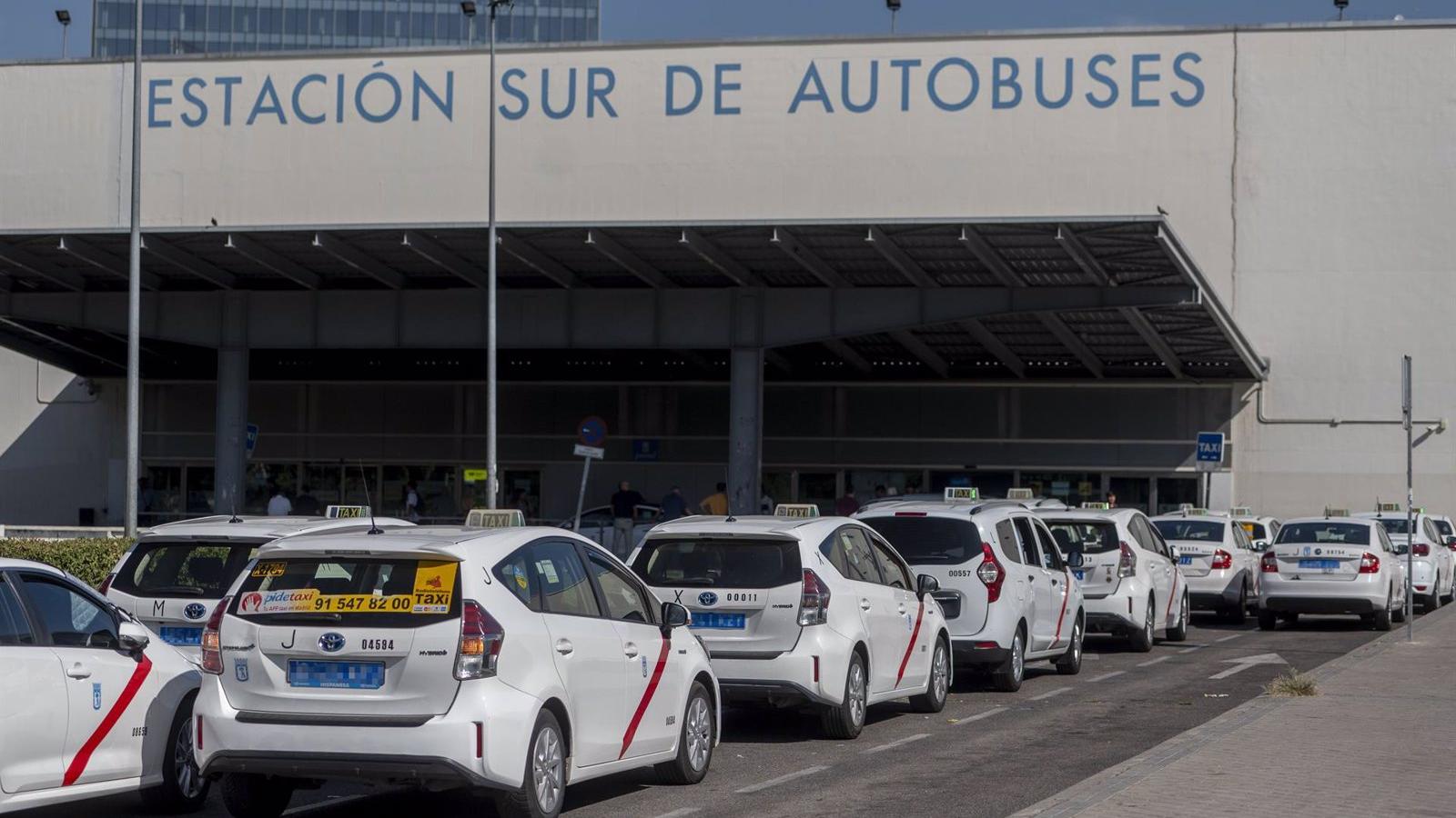 Los taxistas exigen a las aseguradoras pólizas asequibles ante el alza de precios