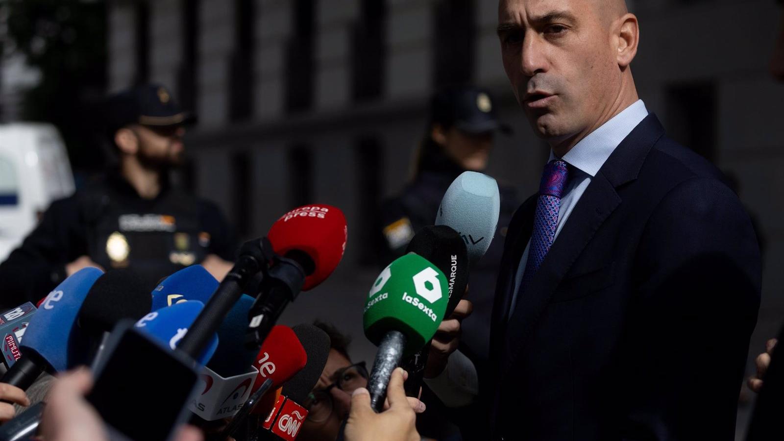 Rubiales niega tener 36 cuentas bancarias y niega movimientos financieros en Arabia Saudí