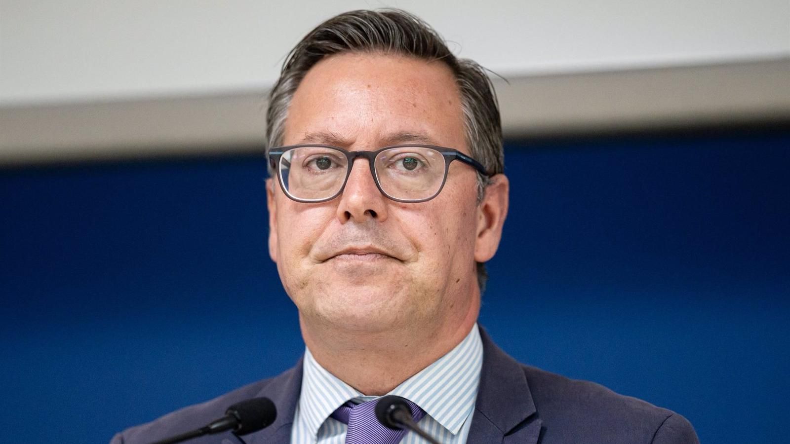 Serrano defiende que el Gobierno de España no esté presente el Dos de Mayo por sus "permanentes ataques"