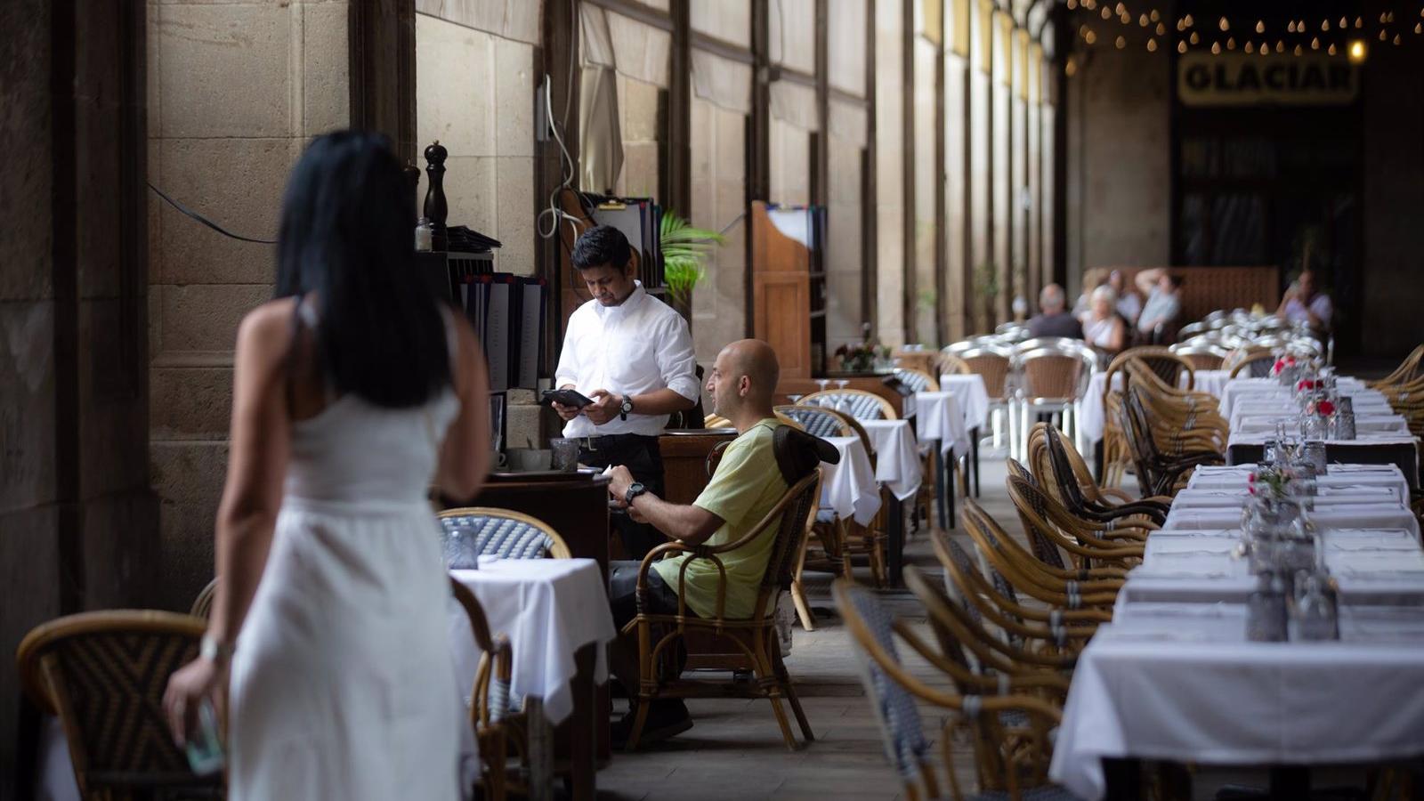 Trabajo envía cartas a casi 40.000 empresas para regularizar y hacer indefinidos a más de 86.000 trabajadores