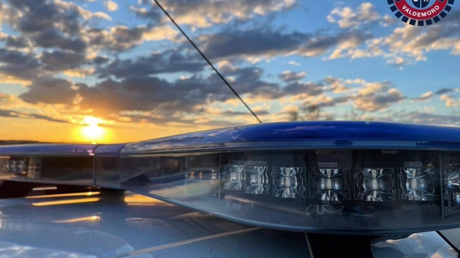 La Policía de Valdemoro arresta a un conductor con licencia falsa y sorprende a dos menores dañando un polideportivo