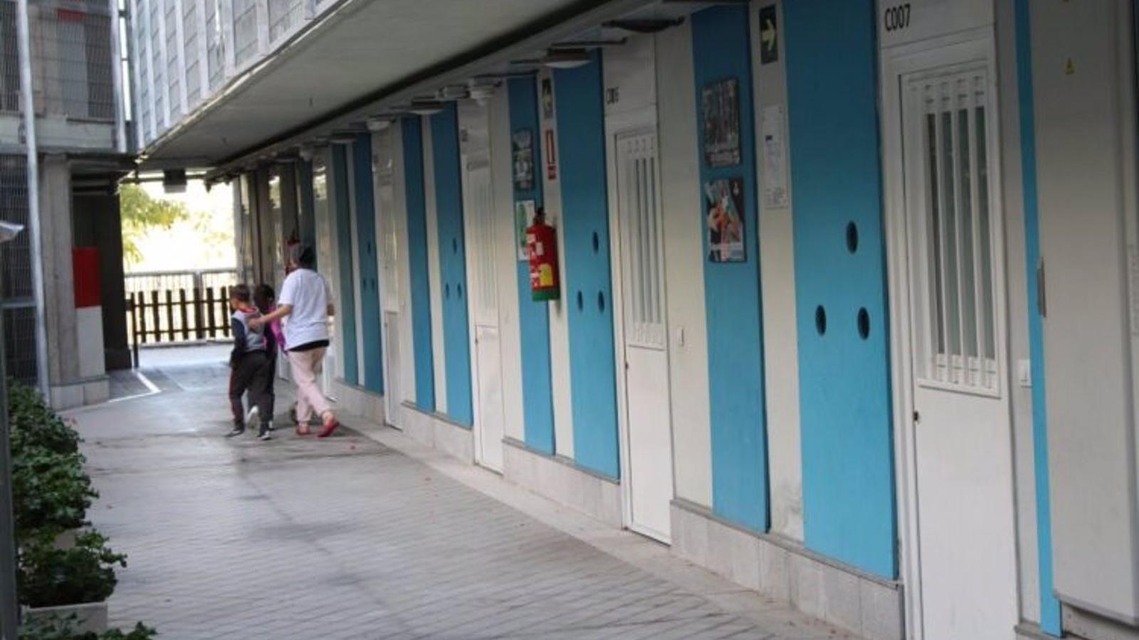 Madrid renueva su apoyo a Cáritas con 806.000 euros para familias sin hogar