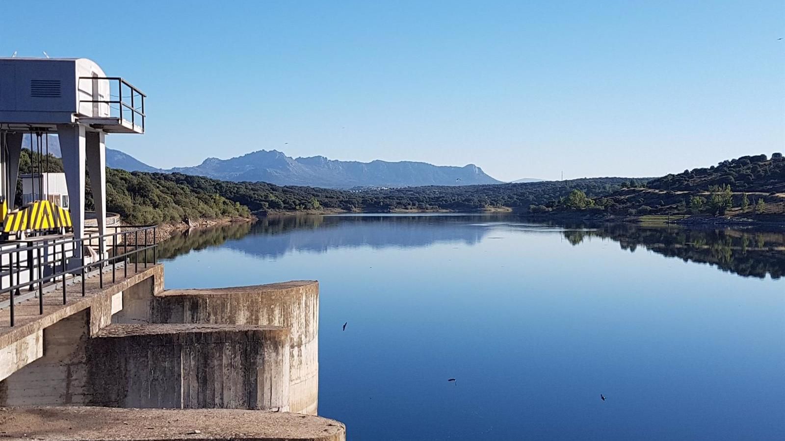 Ayuso destaca el modelo madrileño de gestión del agua como ejemplo ambiental